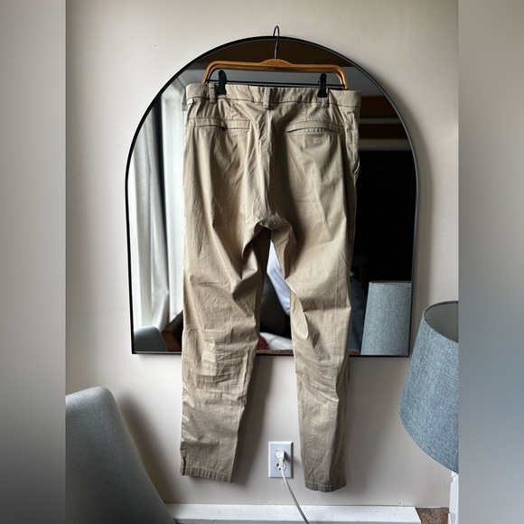 LULULEMON | men’s ABC -slim fit trouser in stretch cotton | size 34 - Picture 5 of 6